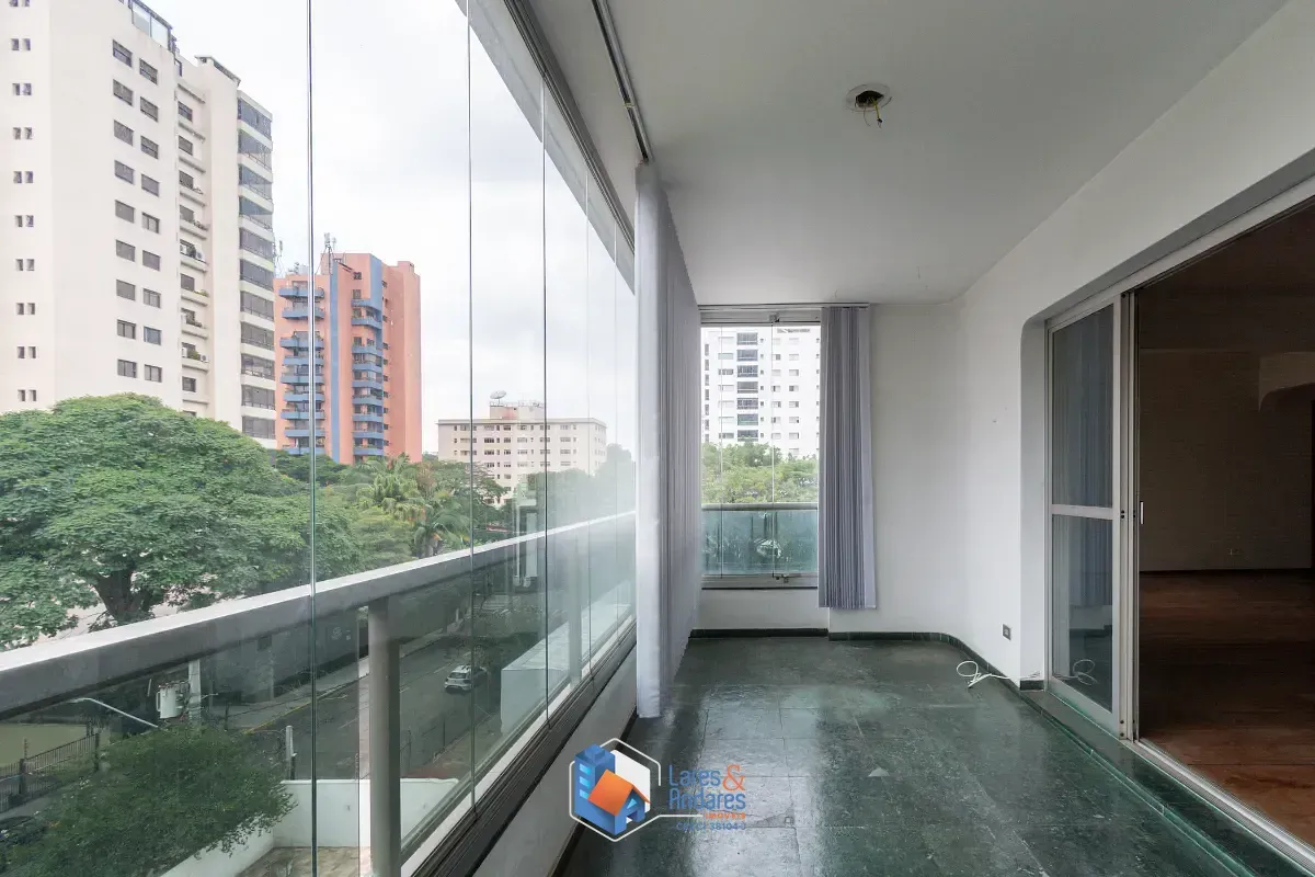 Imagem Apartamento para venda em Moema com 4 quartos, sendo 3 suítes, 196m²