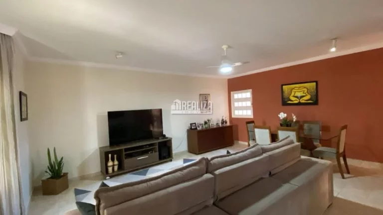 Imagem Casa com 4 dormitórios e Varanda Gourmet no bairro Jardim São Bento