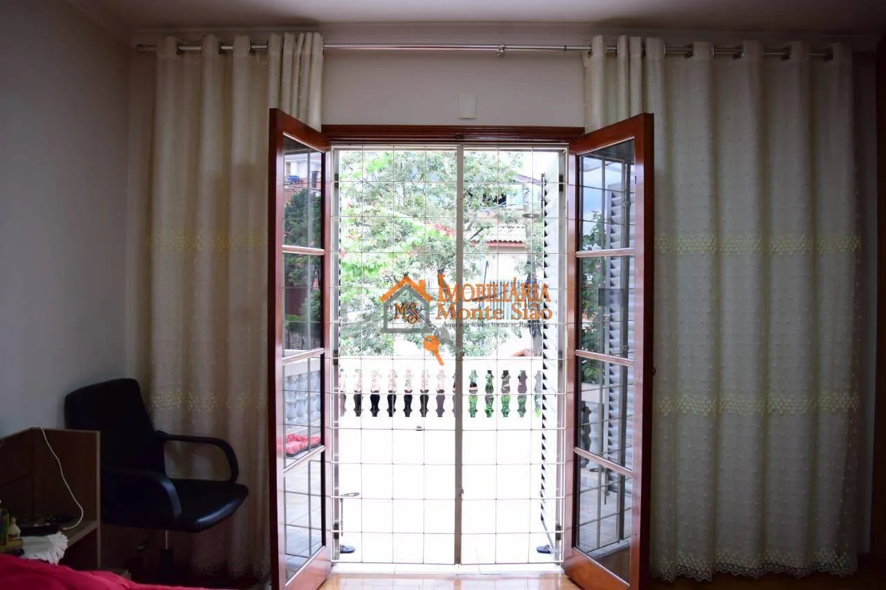 Imagem Casa com 4 dormitórios à venda, 315 m² por R$ 1.100.000,00 - Ponte Grande - Guarulhos/SP