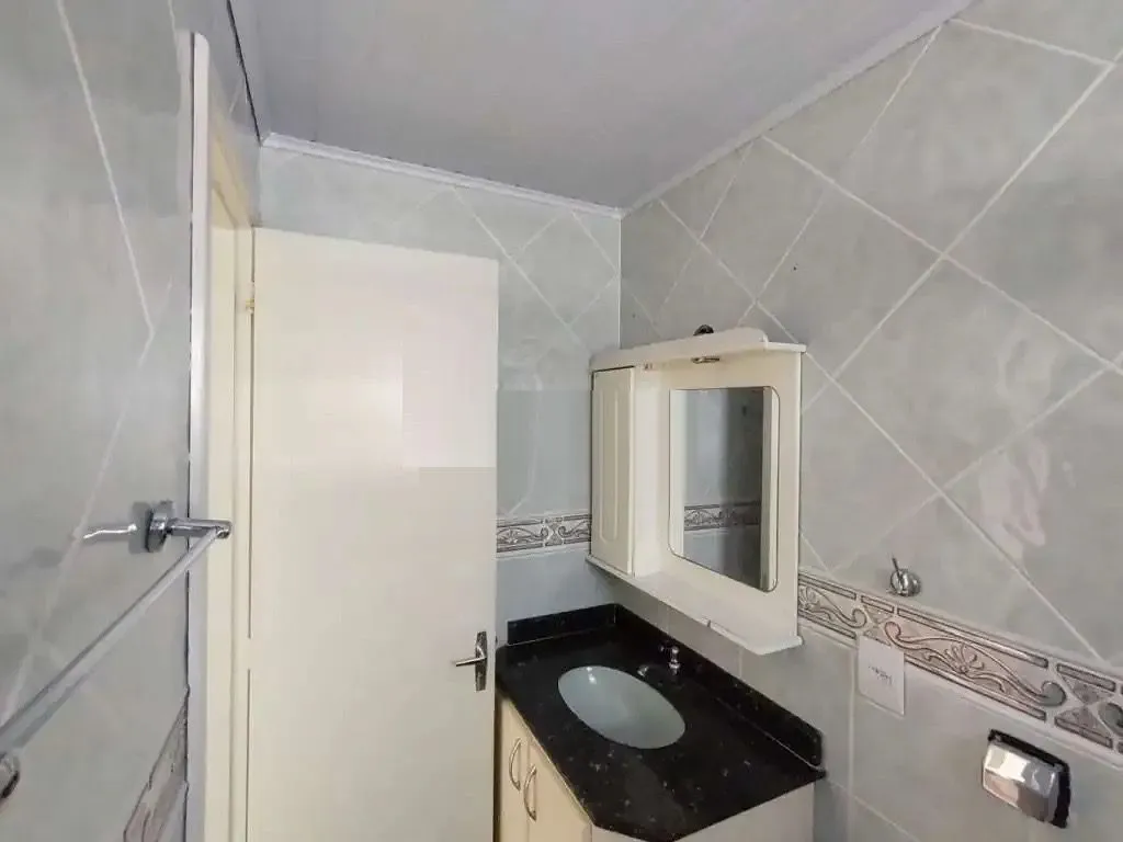 Imagem Apartamento de dois quartos no bairro Rio Branco em Porto Alegre