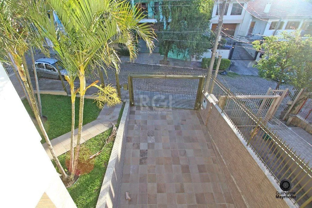 Imagem Casa para Venda - 445.52m², 4 dormitórios, sendo 4 suites, 4 vagas - Teresópolis