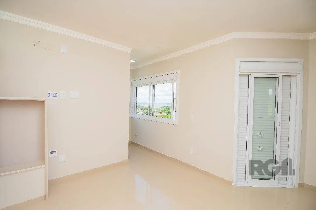 Imagem Sobrado, 185 metros quadrados privativo, com 3 quartos, 1 suíte, Living e cozinha integrados, lareira, churrasqueira, lavabo e 2 vagas de garagem. e 2 vagas de garagem