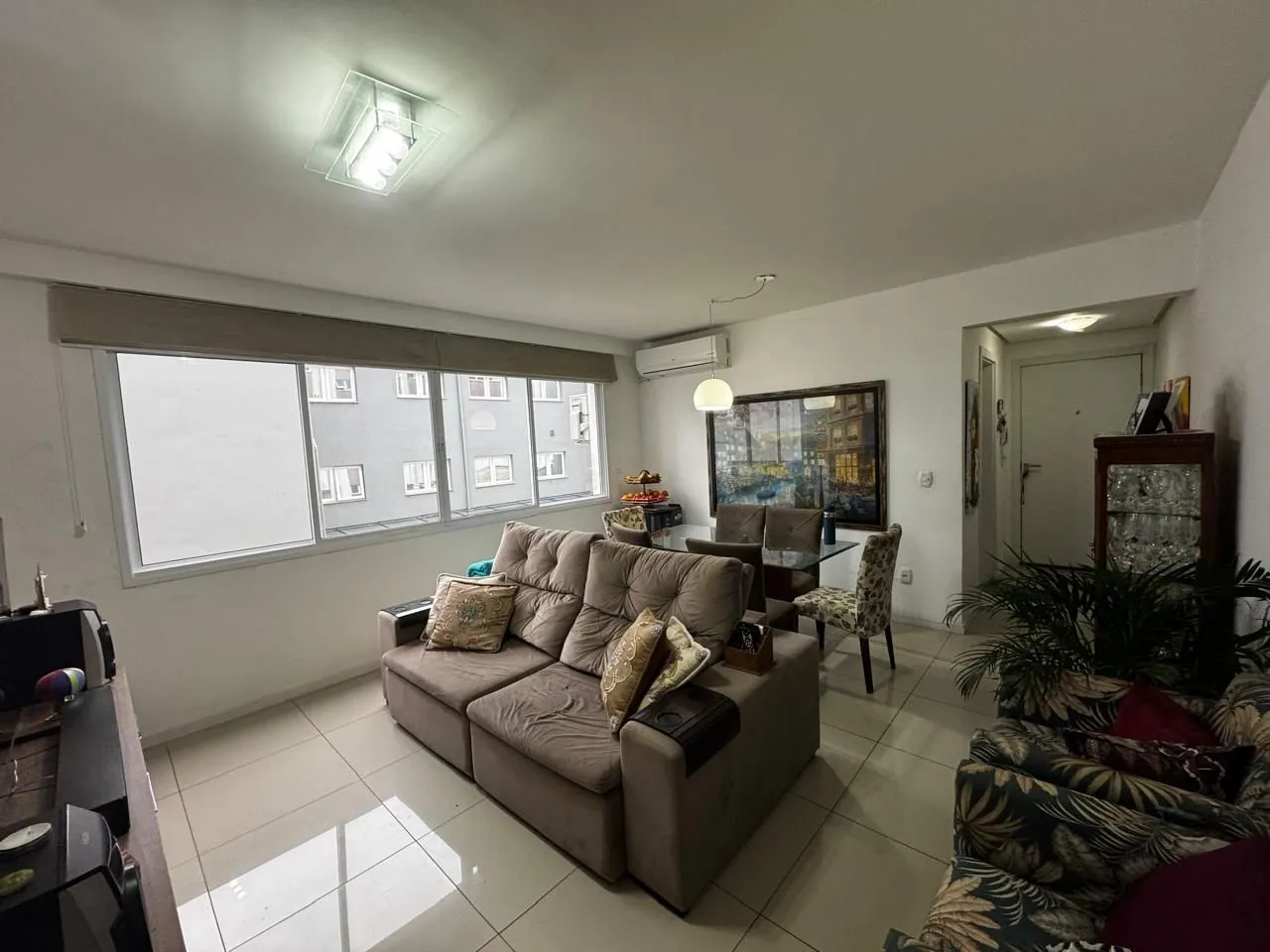 Imagem Apartamento semimobiliado à venda no bairro Santana, Porto Alegre