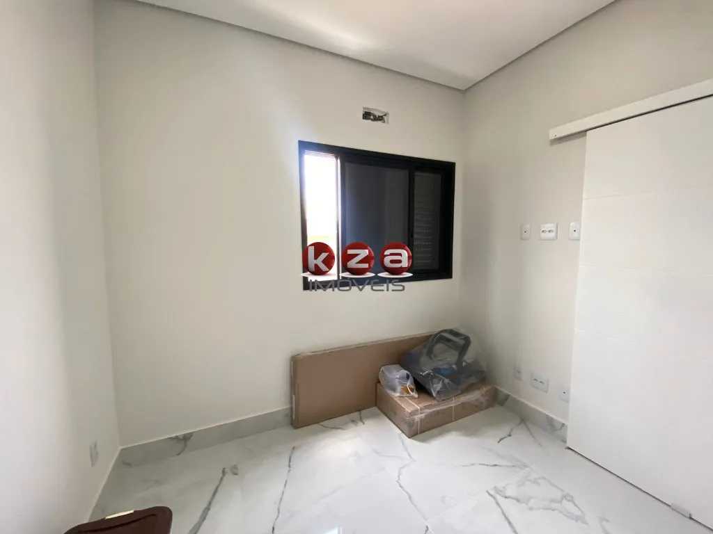 Imagem Casa em condomínio de alto padrão em Valinhos-SP, 3 quartos, 1 suíte, 2 salas, 4 banheiros, 2 vagas de garagem, 244m²