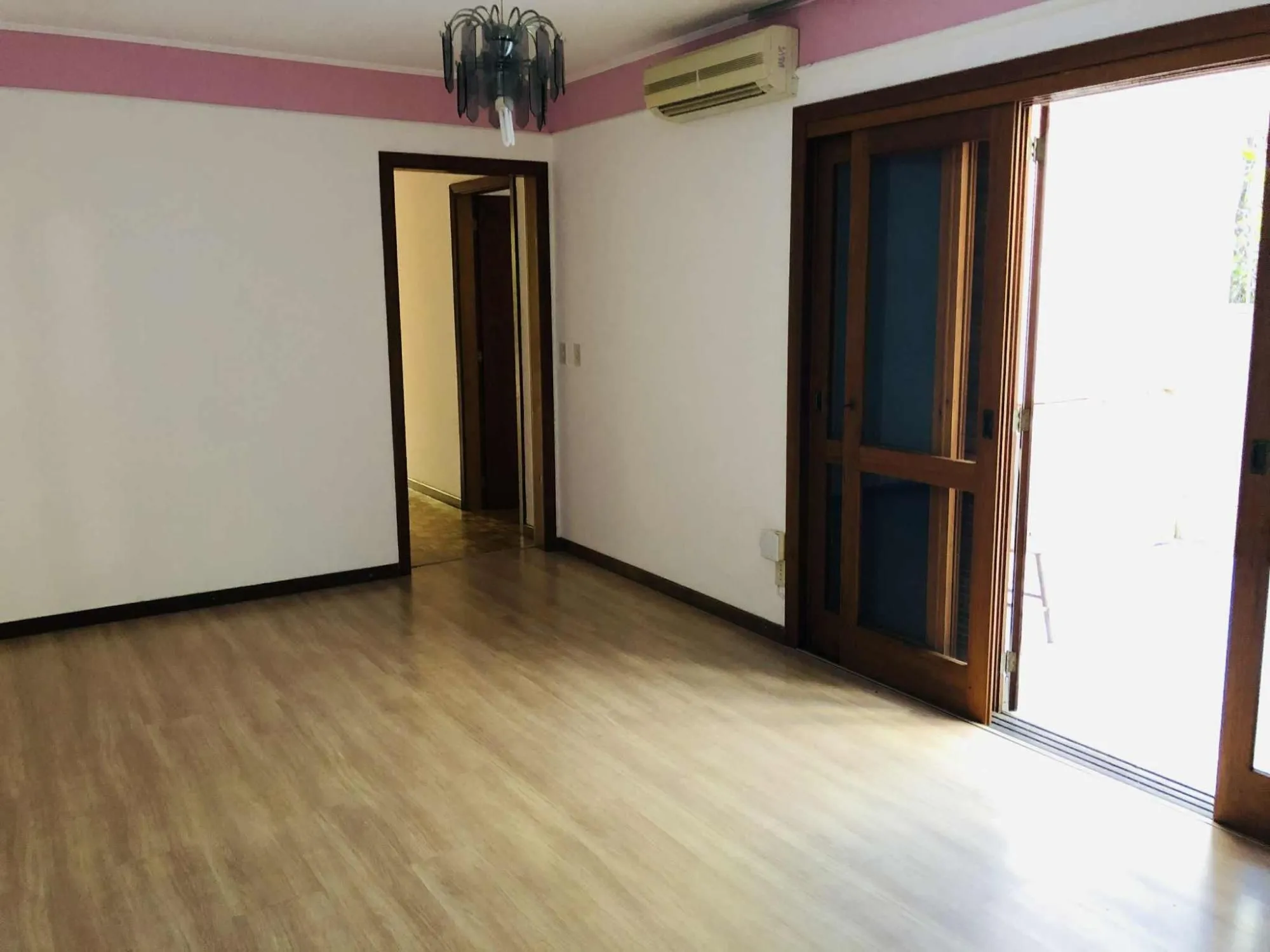 Imagem Apartamento Amplo e Pronto para Morar no Bairro Floresta - Porto Alegre