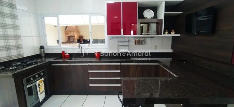 Imagem Linda casa praticamente térrea, localizada em condomínio com fácil acesso às Rodovias Anhanguera...