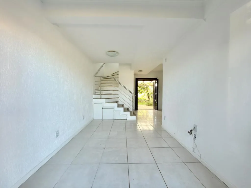 Imagem Casa 2 Dormitórios - Bairro Araçá