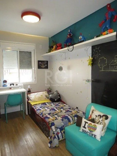 Imagem EXCELENTE CASA COM 3 DORMITÓRIOS, 1 SUÍTE E VAGA DE GARAGEM PARA 3 CARROS.