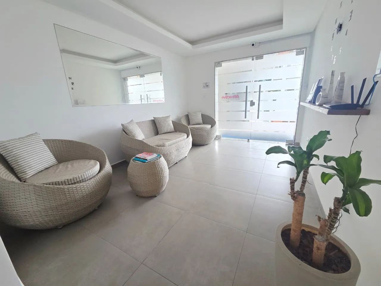Imagem Apartamento para Venda em Praia Grande, Guilhermina, 2 dormitórios, 2 suítes, 1 banheiro, 1 vaga