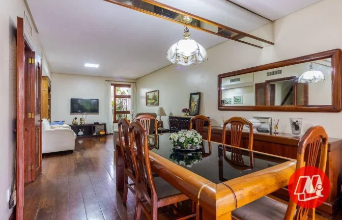 Imagem Cobertura no bairro Petrópolis, 3 dormitórios, suite. vagas e piscina. ,
