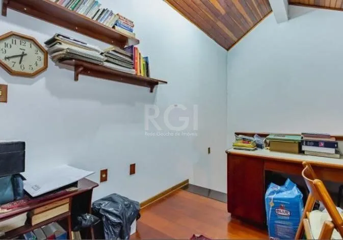 Imagem CASA DE CONDOMÍNIO, 3 DORMITÓRIOS, SUÍTE, NO BAIRRO JARDIM SABARÁ, PORTO ALEGRE/RS