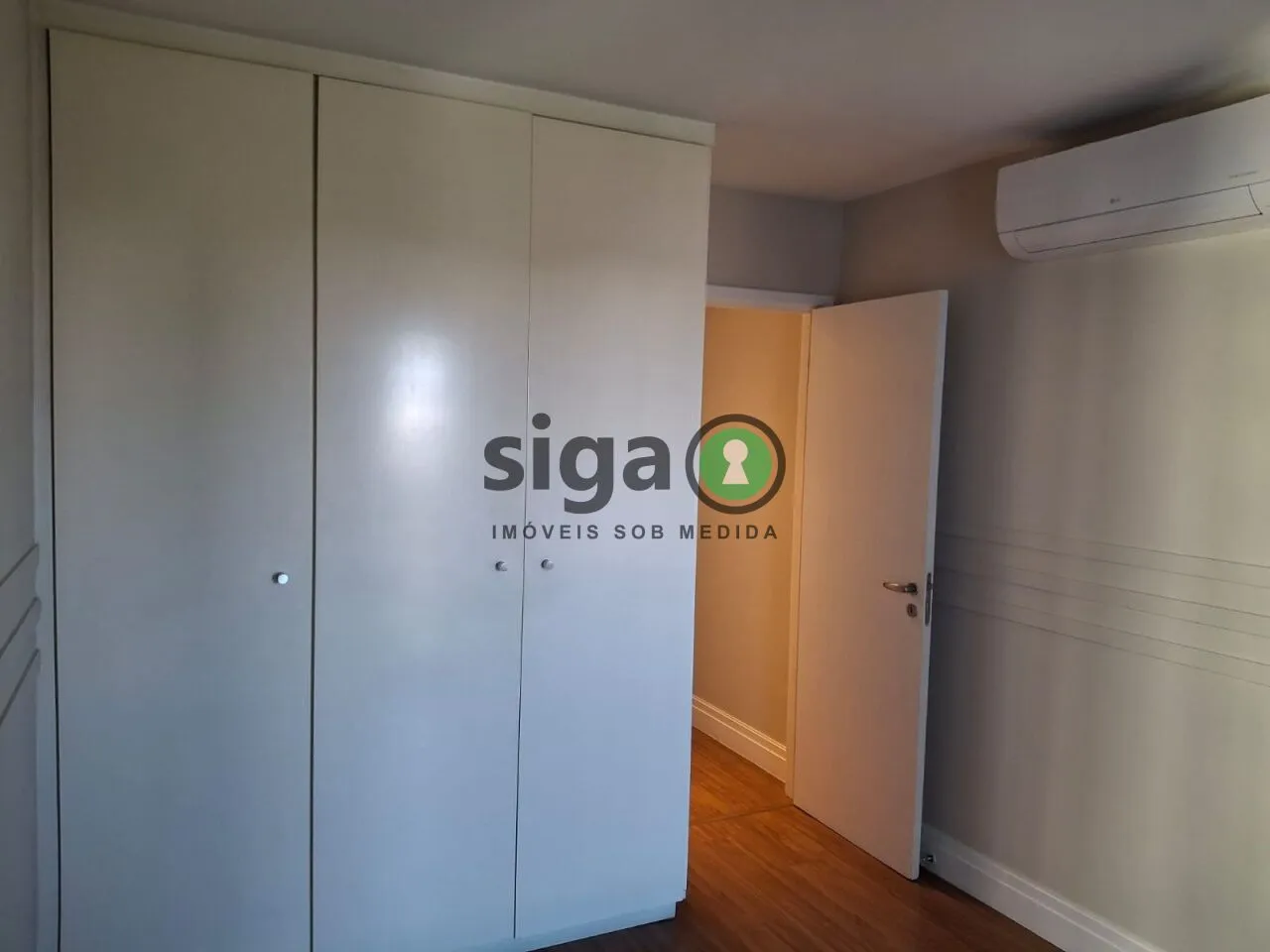 Imagem Apartamento para locação 4 dormitorios, 2 suítes, 3 vagas, 207 metros no Villaggio Panamby-Mobiliado