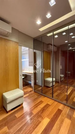 Imagem Apartamento disponível para venda no Condomínio Nova York Penthouses, com 210m², 4 dormitórios e 3 vagas