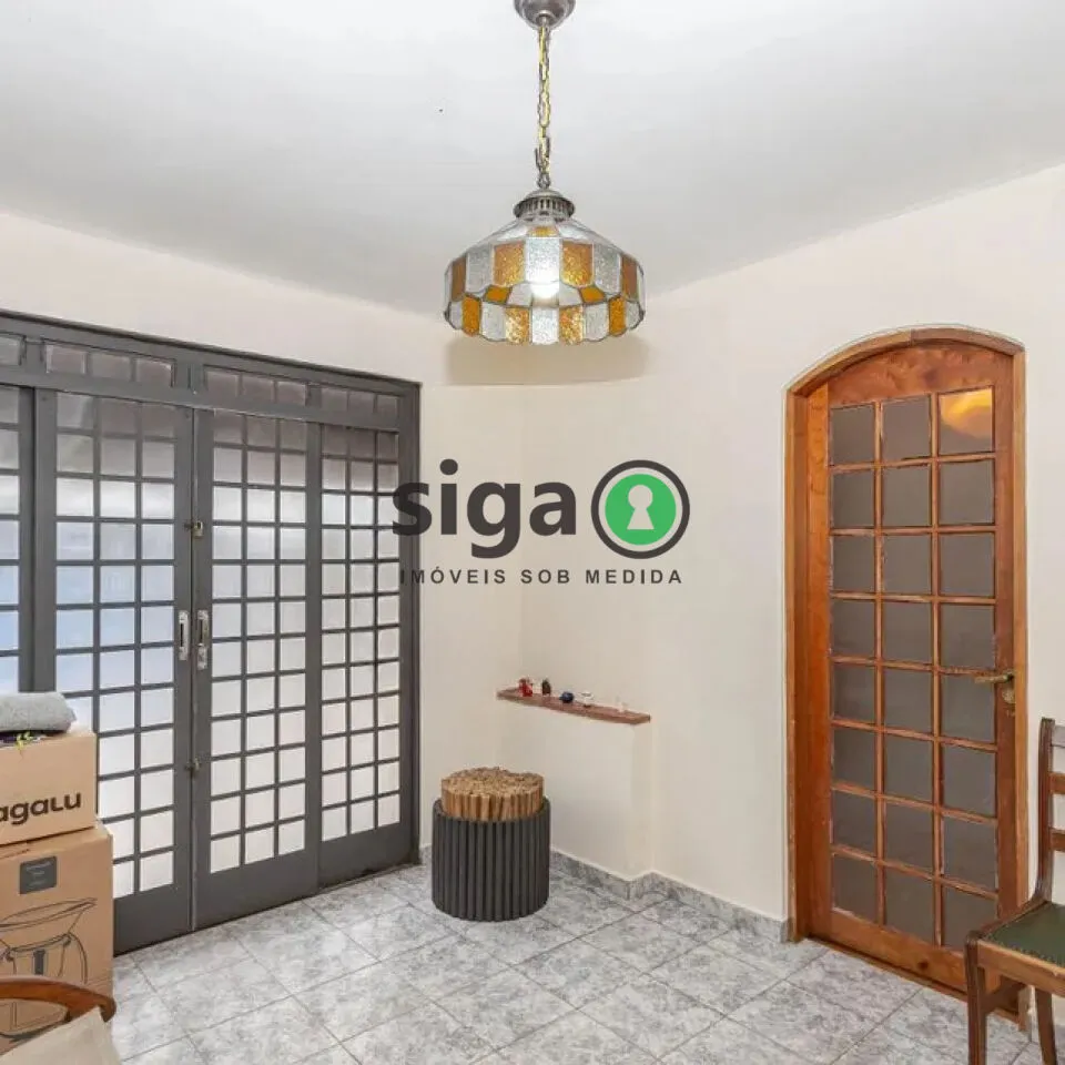 Imagem Casa na Vila Mariana com varanda e localização estratégica perto do metrô.