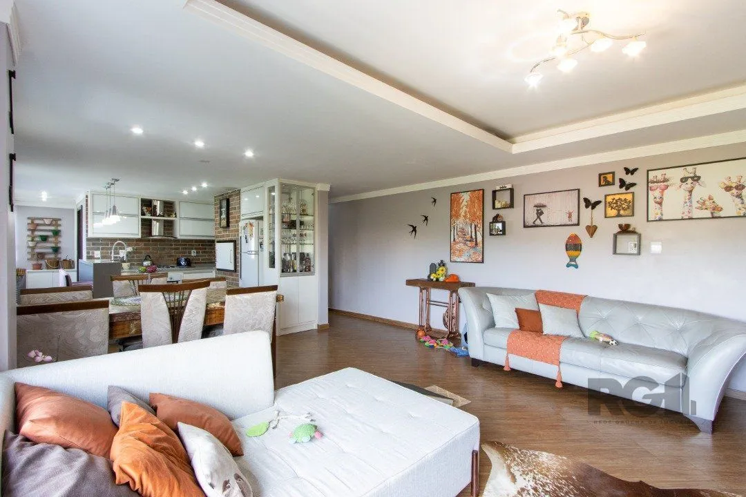 Imagem Apartamento reformado de 124m² privativos- 3 dormitórios sendo 1 suíte no bairro Medianeira
