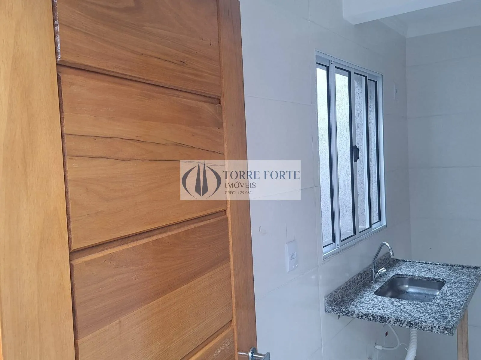 Imagem Lindo Apartamento com 1 dormitório sem vaga na Penha .