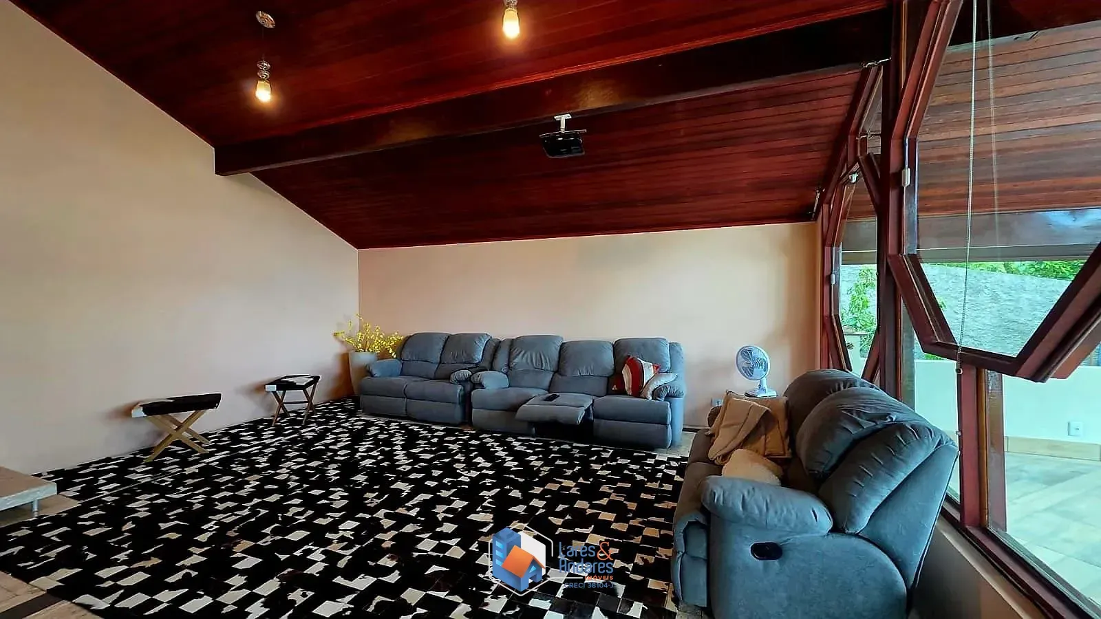 Imagem Casa Impecável com piscina de borda e vista infinita, um refúgio bem localizado no Portal Roselândia, Cotia, SP