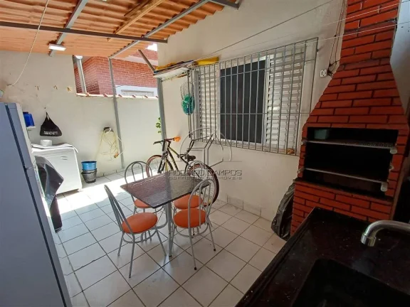 Imagem Espaçosa Casa Geminada 3 Quartos no Ocian - Praia Grande, SP