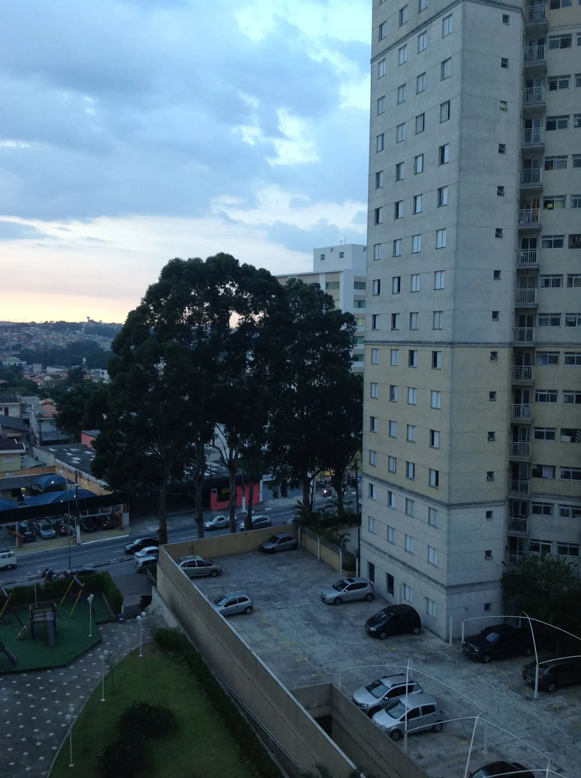 Imagem VENDO LINDO APTO NO BAIRRO JARDIM MARAJOARA!