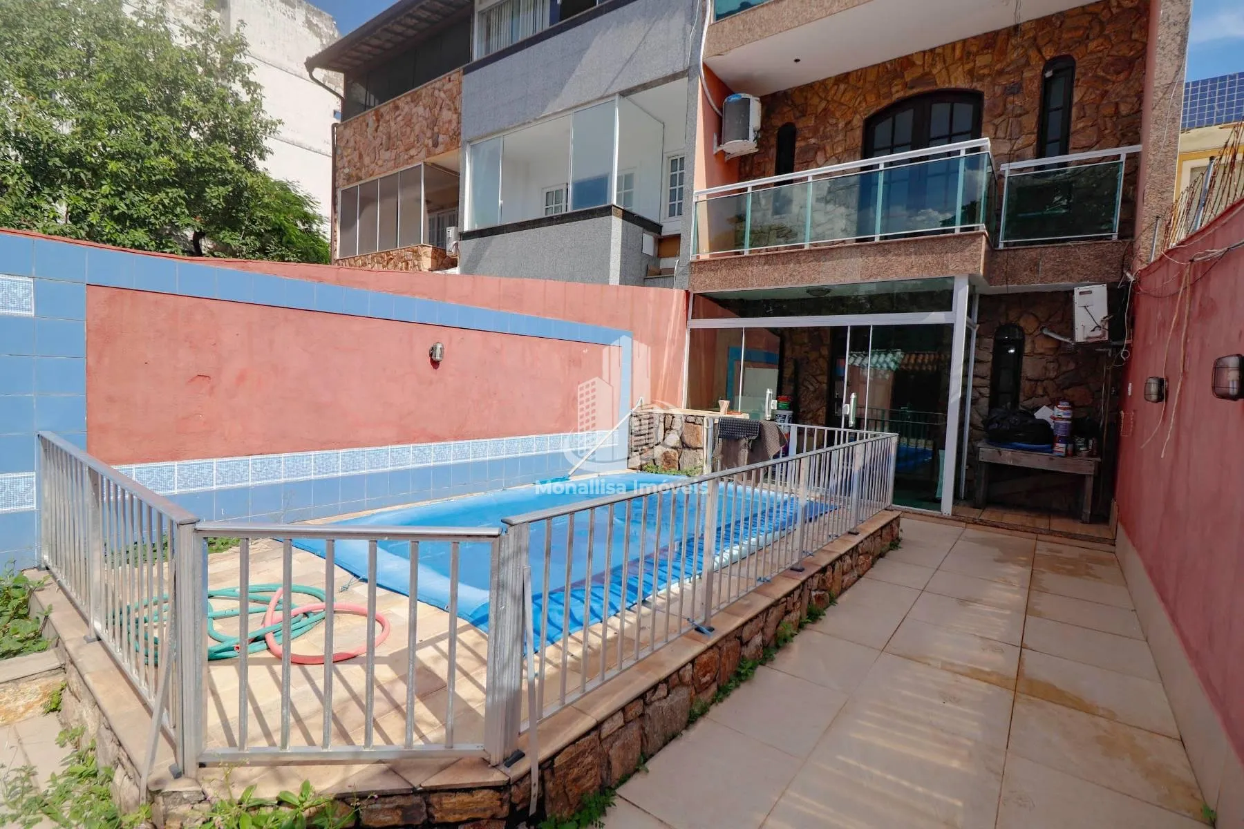 Imagem Aluguel de Casa no Recreio dos Bandeirantes. Apresentamos uma exclusiva casa sem mobÃ­lia para locaÃ...