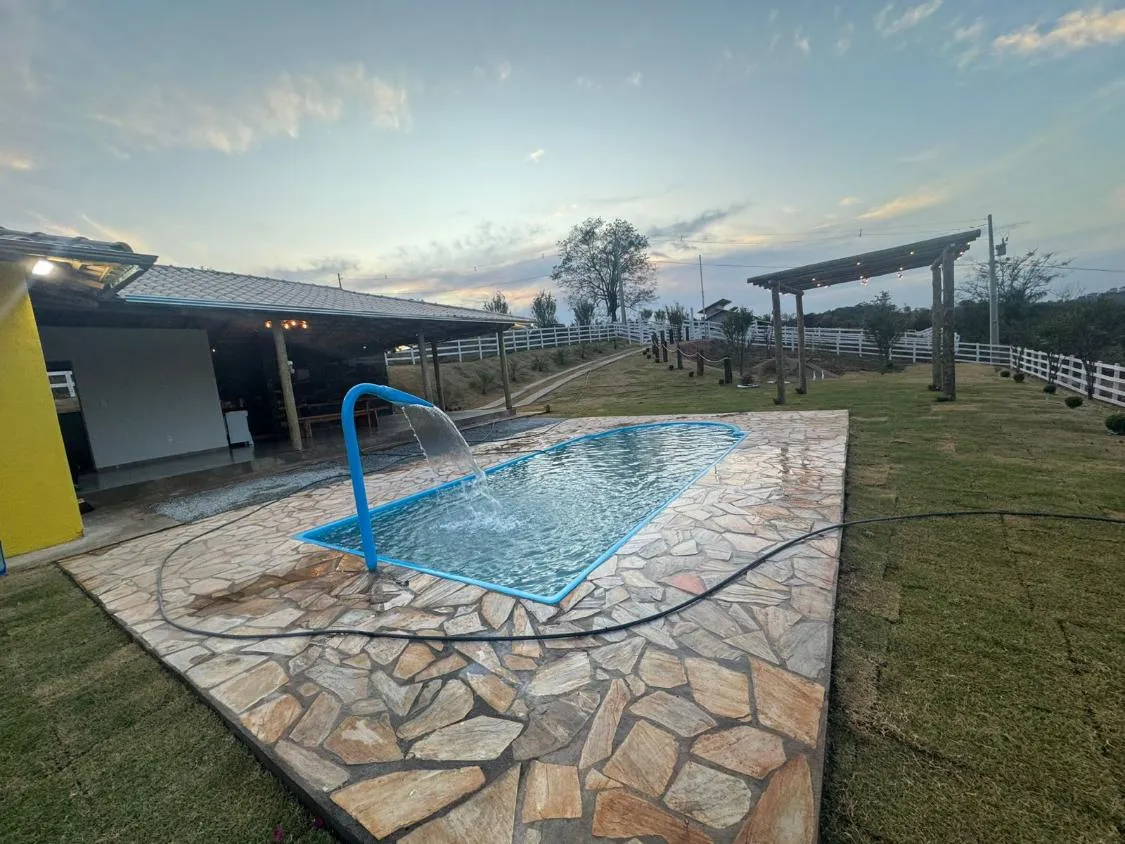 Imagem Vendo excelente chácara em Moeda/MG , com 1.000 m² de área,