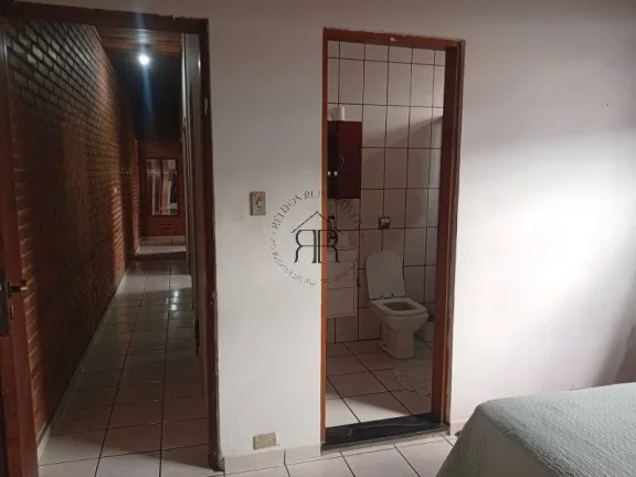 Imagem Casa à venda no bairro Jardim Egle
Imóvel amplo, ideal para moradia ou investimento, com terreno g...