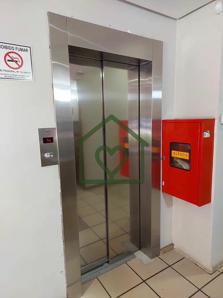 Imagem Sala comercial com 42,61 m2 de área privativa em localização privilegiada na esquina das Ruas Mos...