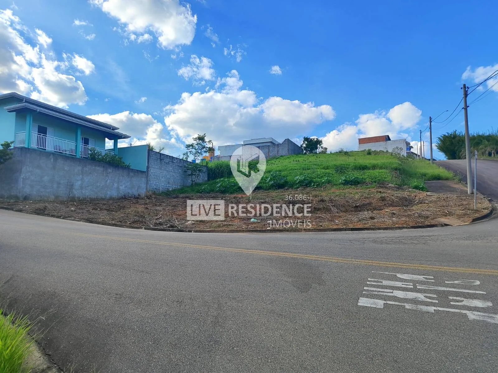 Imagem TERRENO DE ESQUINA À VENDA NO JARDIM VERONA - ITATIBA/SP