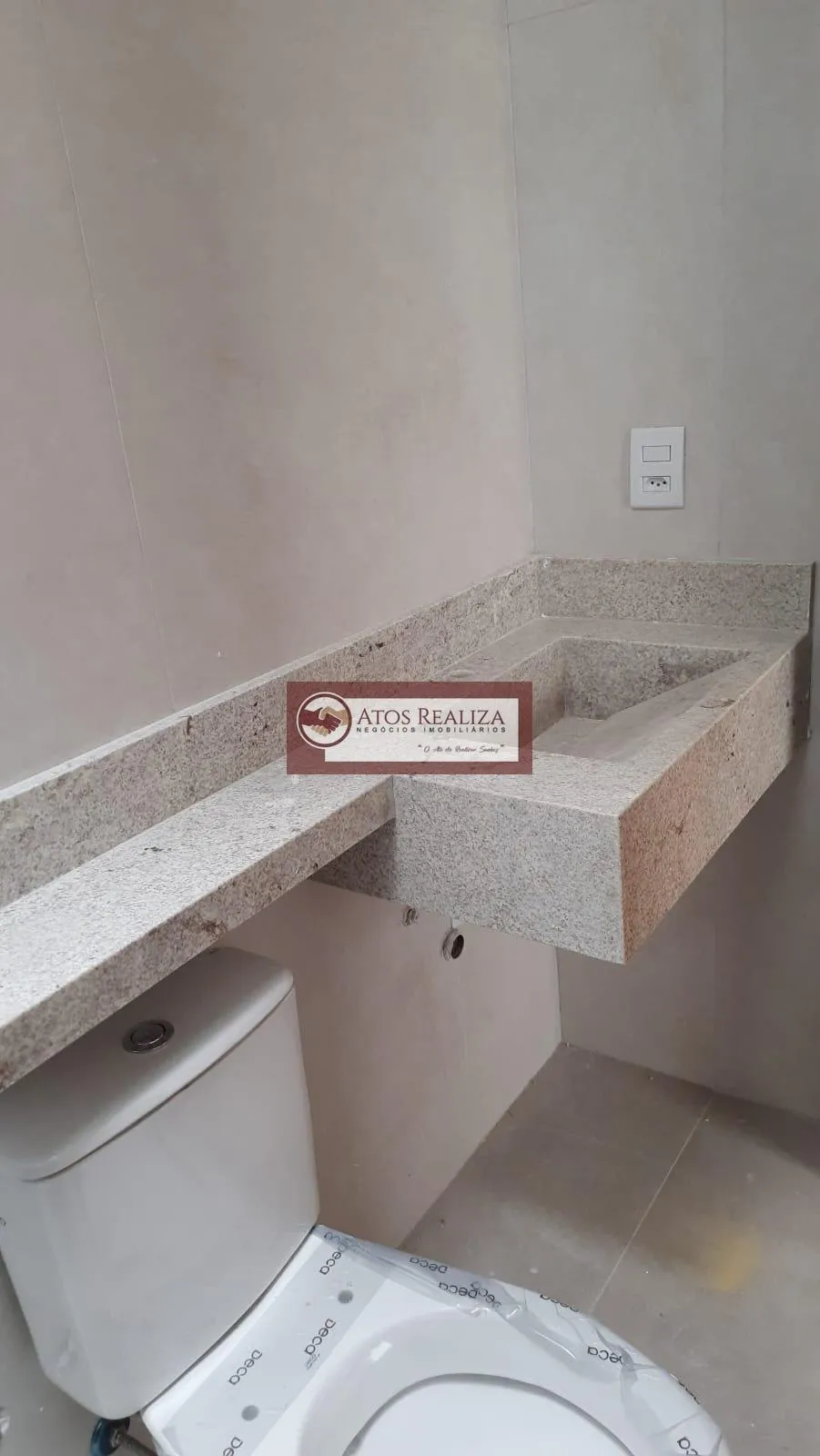 Imagem Sobrado com 3 suítes a Venda, sendo uma com sacada, 110 m² de área útil, sala, cozinha, lavabo, conceito aberto, área gourmet, lavanderia, garagem para 2 autos.