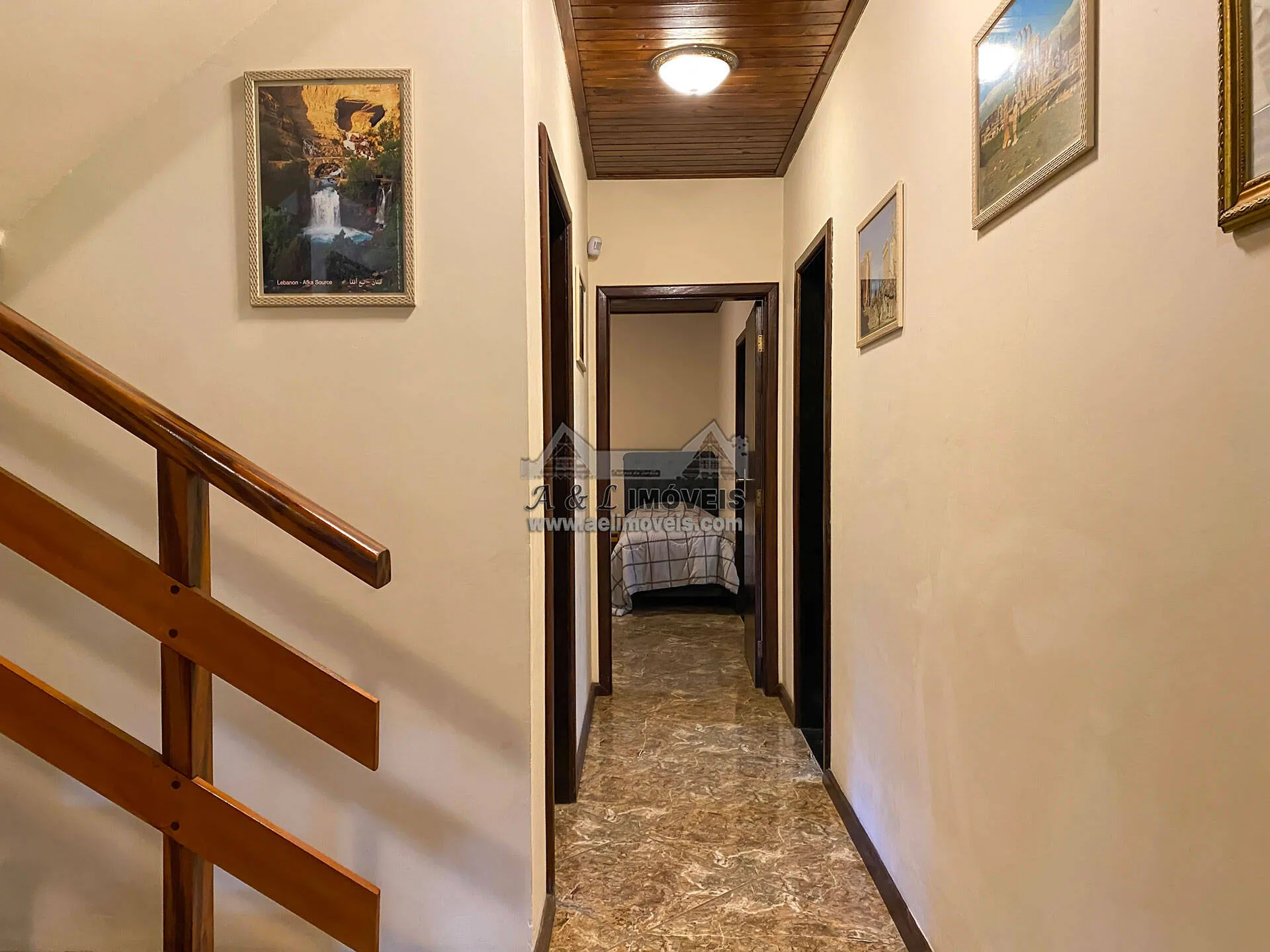 Imagem Casa à venda em Campos do Jordão - Belo imóvel com 3 dormitórios