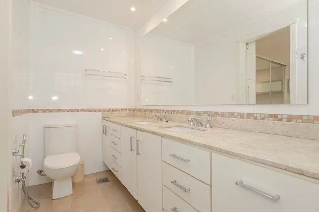 Imagem Casa para venda no bairro Chácara das Pedras em Porto Alegre