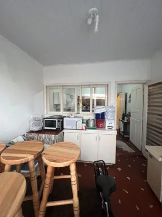 Imagem Casa em Guaratuba na região Central, muito bem localizada, uma quadra da av. 29 de abril.