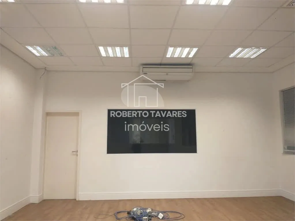 Imagem Galpão comercial para locação Butantã - com 1.268m² de área útil - 10 Salas, 10 vagas de garagens.