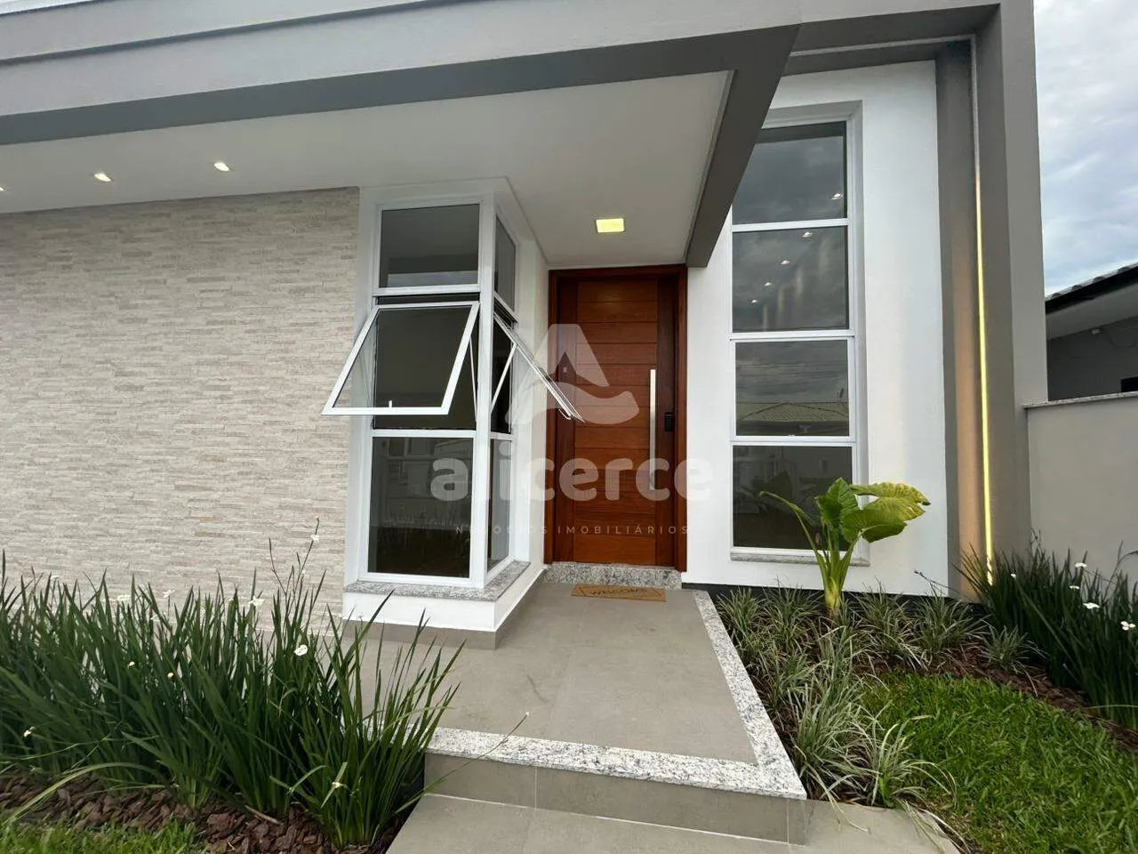 Imagem Casa à venda com 3 quartos I 1 suíte I 100m² I piscina I em Bela Vista Palhoça