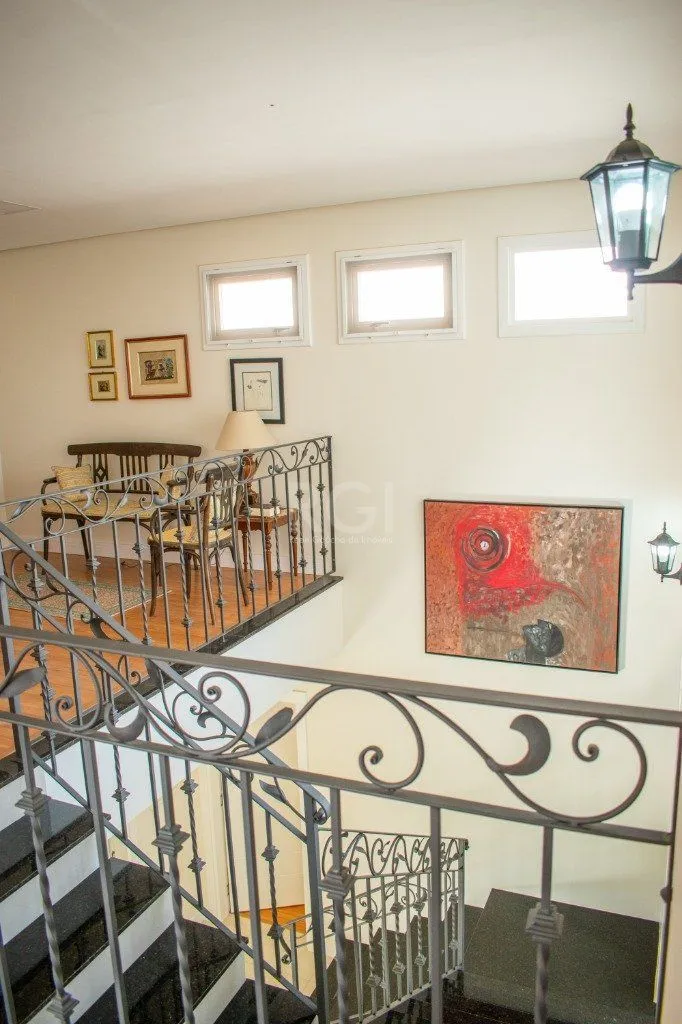 Imagem Casa para Venda - 243.12m², 4 dormitórios, sendo 1 suites, 4 vagas - São Vicente