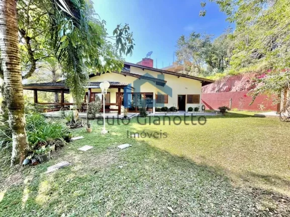 Foto do imóvel Linda casa de campo à venda na Fazendinha Granja Viana em Rua São Lourenço