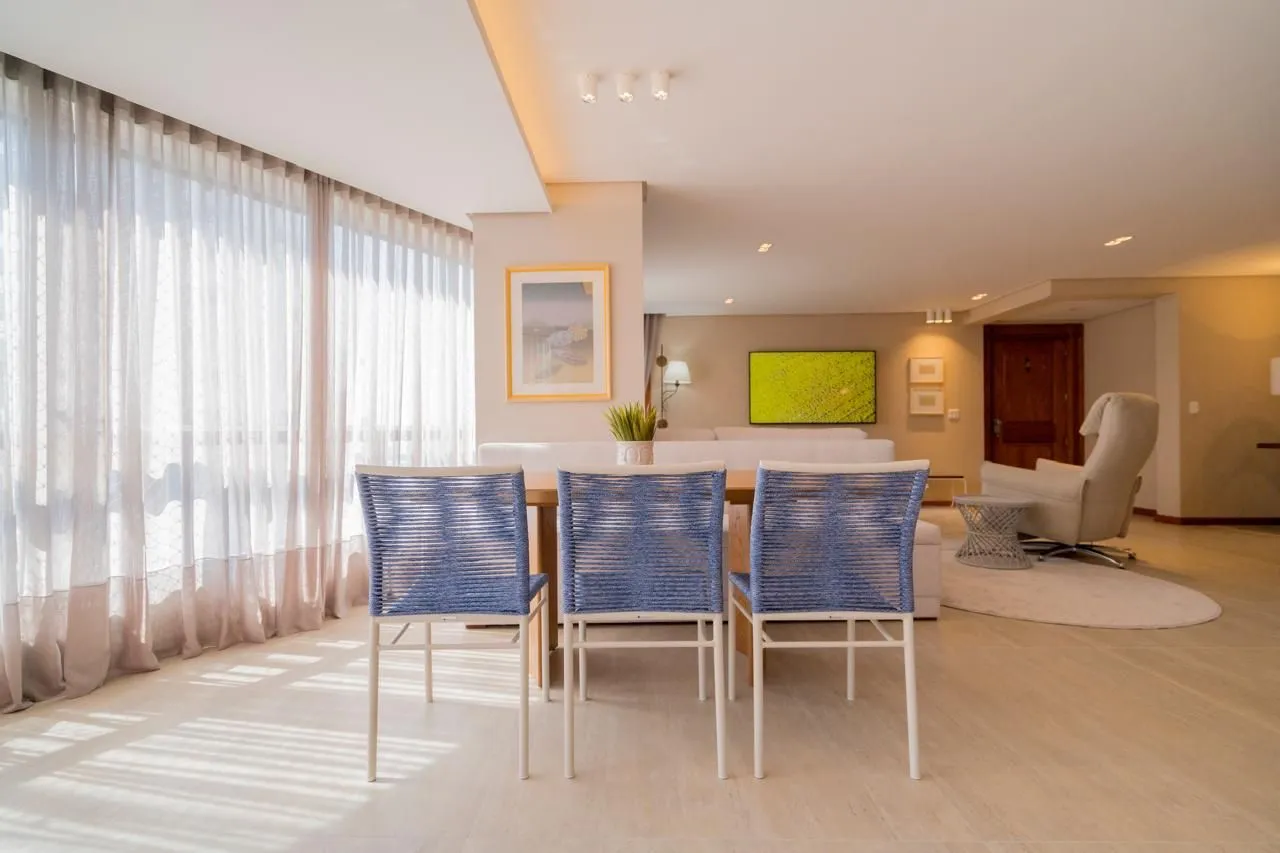 Imagem Apartamento à venda em Torres, Predial, com 4 quartos, 180m2