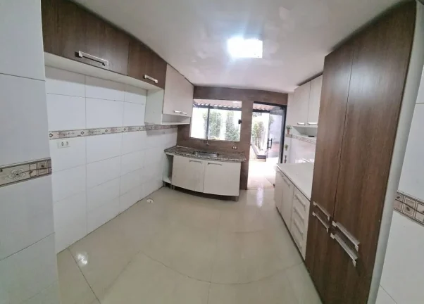 Imagem Alugo Sobrado em São Paulo-Vila formosa