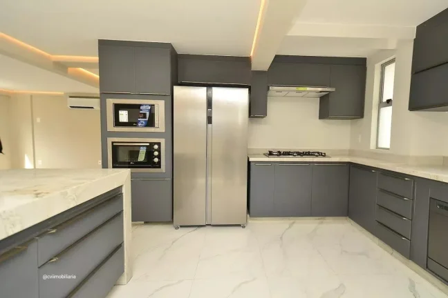 Imagem Localizado na charmosa região da Savassi, em Belo Horizonte, este apartamento é uma excelente esco...