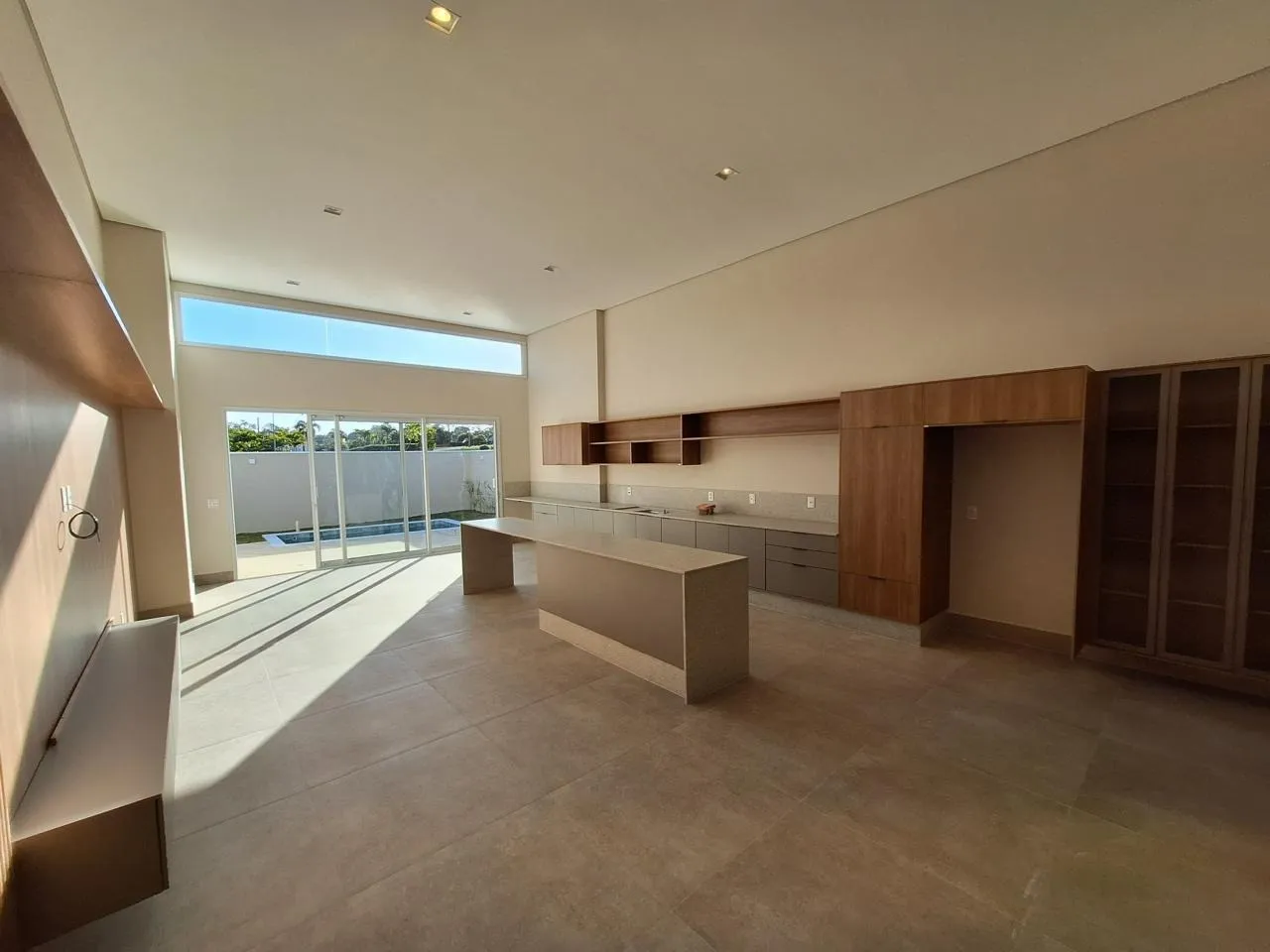 Imagem Casa de Alto Padrão Localizada no Alphaville Castelo Itu- Venda/ Locação