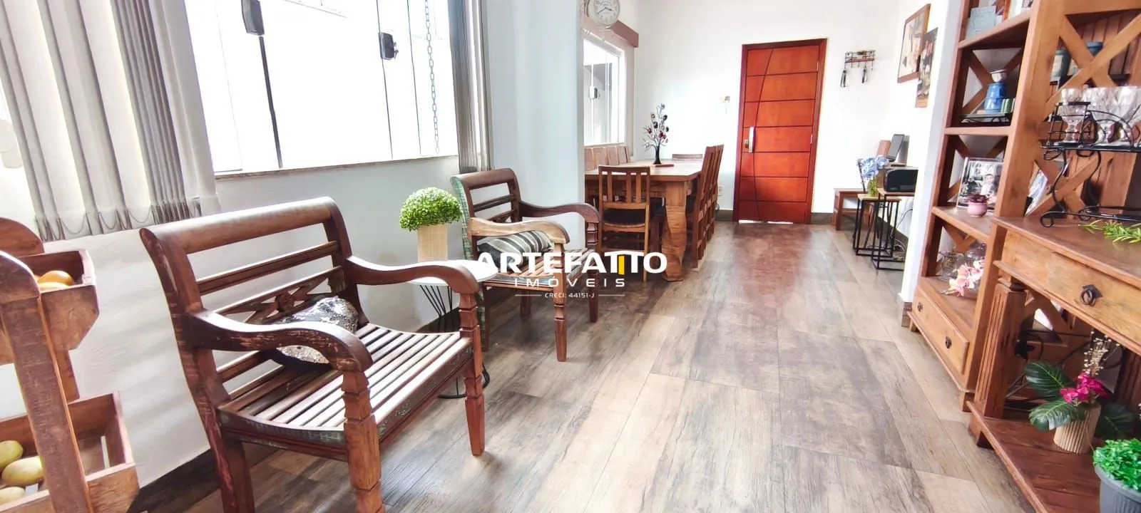 Imagem Casa Vila Sta. Cruz, Linda e espaçosa, 3 dorm. 3 vagas de garagem.