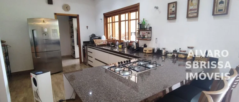 Imagem Oportunidade este imóvel estuda permuta. Casa com lago e 5 suítes no condomínio Mangueiras - Itu/SP