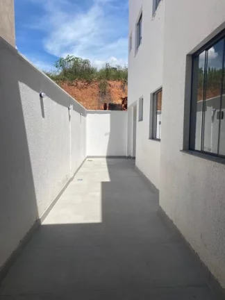 Foto do imóvel Casa Geminada para Venda em Contagem / MG