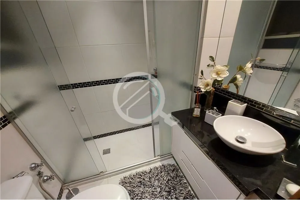 Imagem Apartamento, ensolarado de um dormitório, com peças amplas, semi-mobiliado, living dois ambientes,...