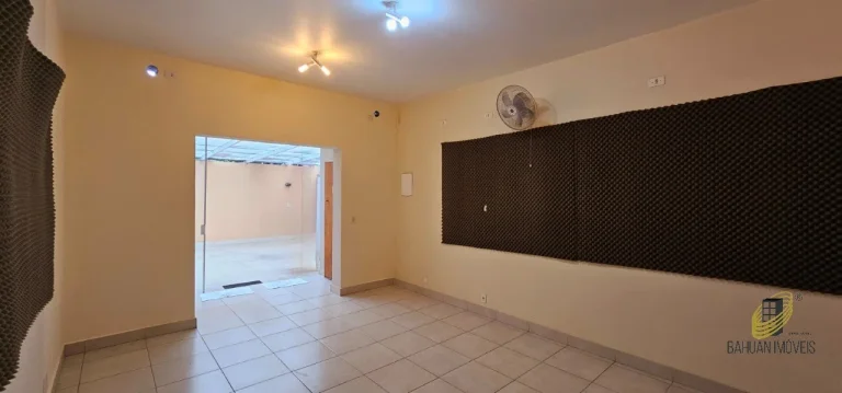 Imagem Casa de Luxo no Campo Belo: 6 Quartos, 5 Suítes, 10 Banheiros, 5 Vagas de Garagem e 504m² em São Paulo-SP