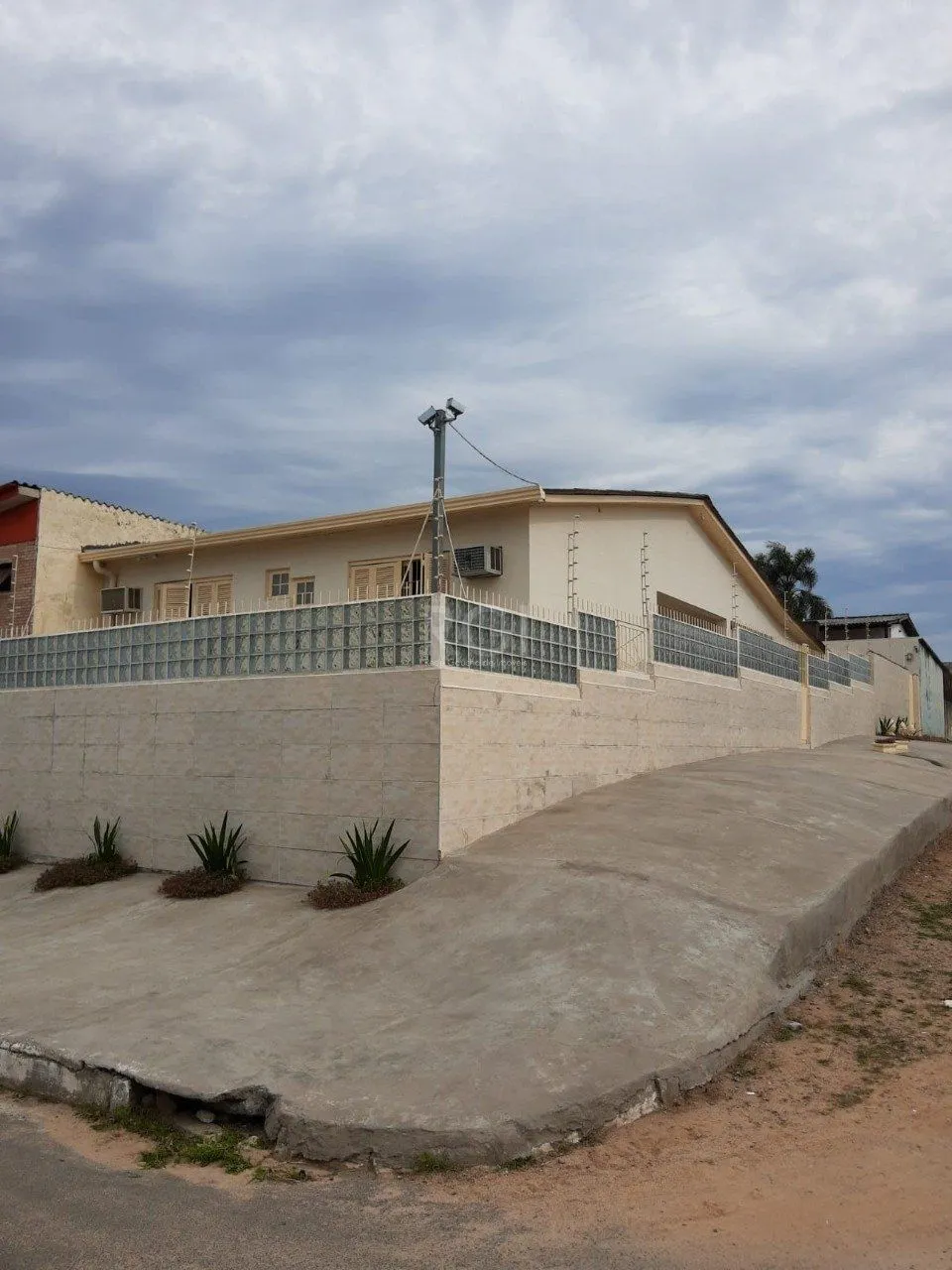Imagem Casa para Venda - 103.38m², 2 dormitórios, sendo 1 suite, 3 vagas - Cecília, Poa