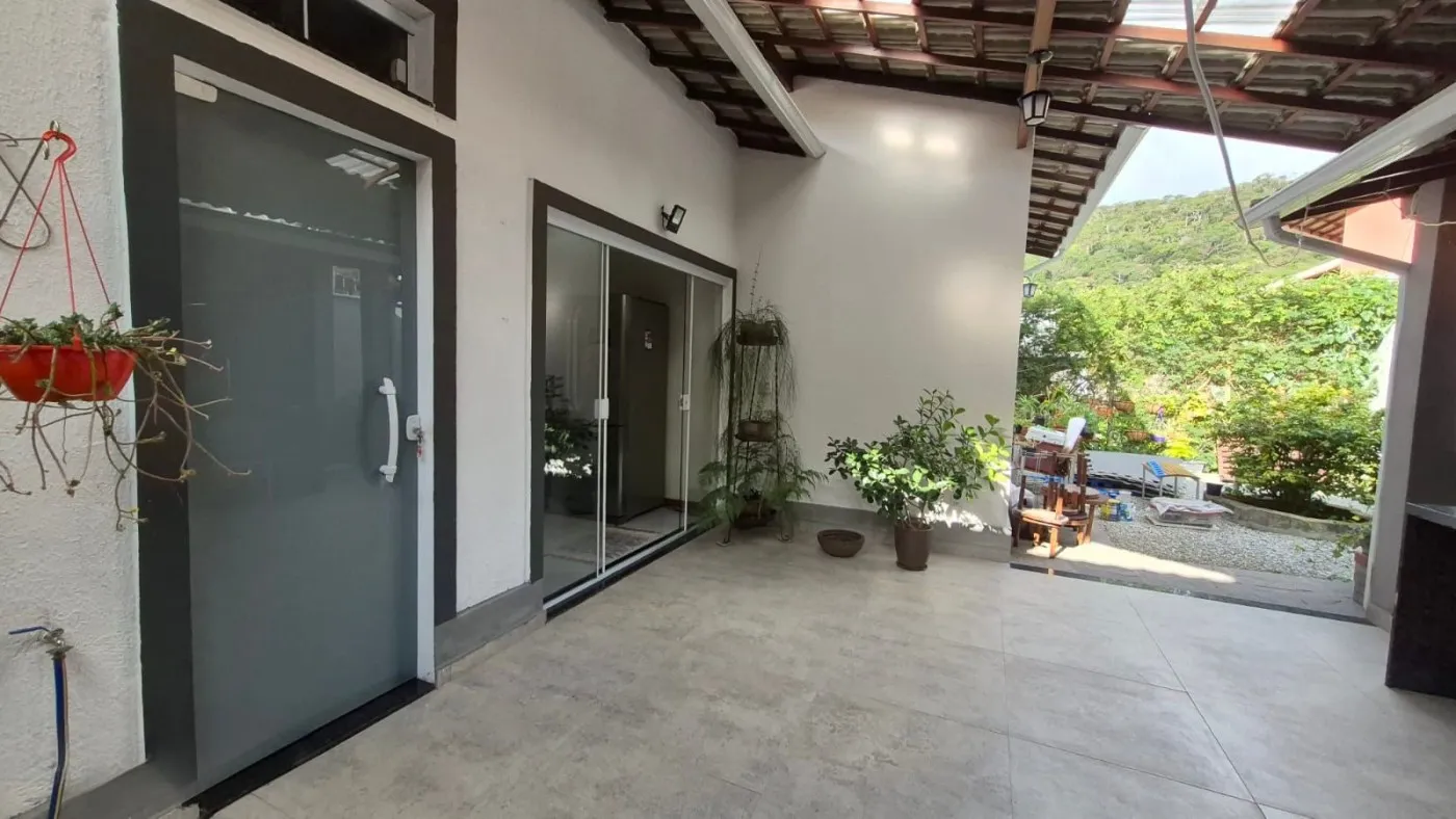Imagem Casa em Condomínio para Venda em Teresópolis / RJ no bairro Albuquerque