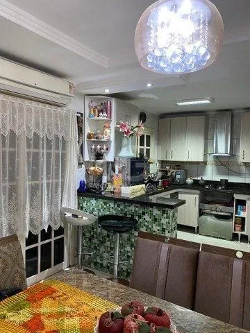Imagem Sobrado para Venda - 204m², 3 dormitórios, sendo 1 suites, 2 vagas - Sarandi