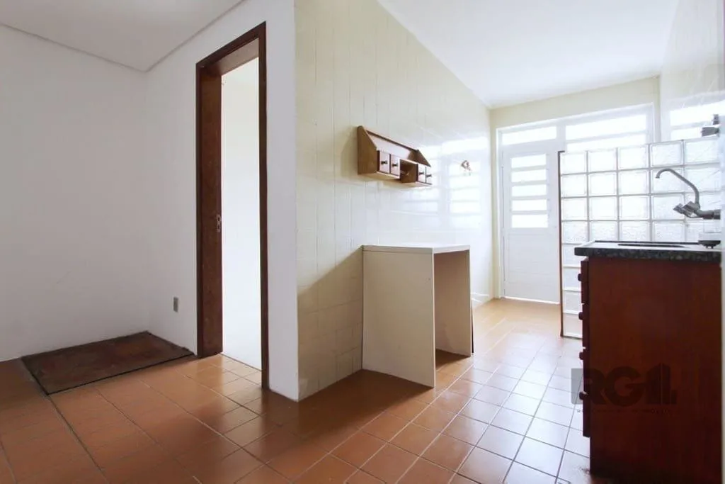 Imagem Excelente casa de 324m² com 4 dormitórios e 2 vagas.