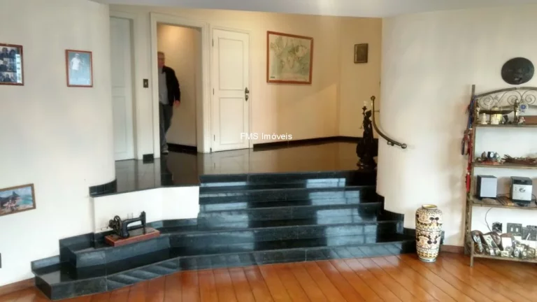 Imagem Luxuoso apartamento de 4 quartos na Vila Suzana, São Paulo-SP: 1 suíte, 3 salas, 4 banheiros, 4 vagas de garagem, 371m².